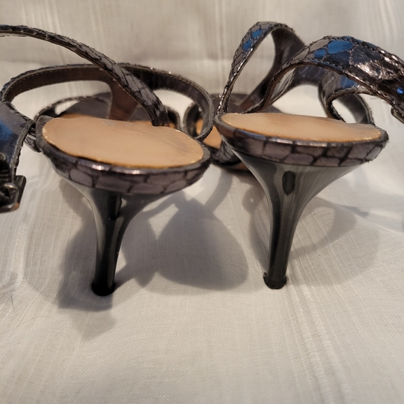 Simply Vera Wang heels - Picture 3 of 5